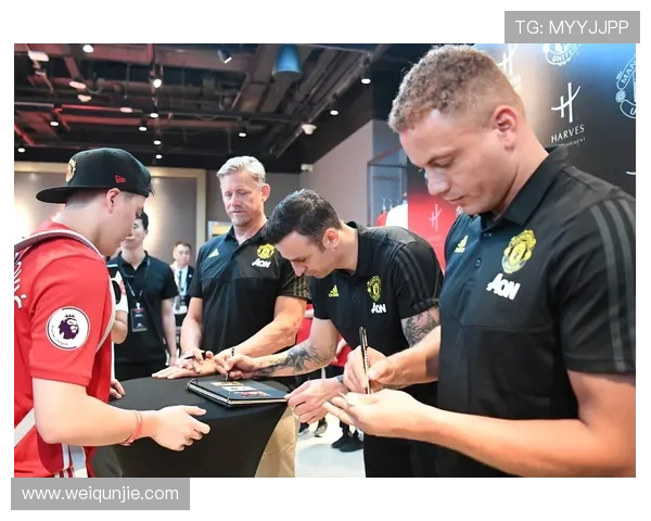 卡拉菲奥里因迷信拒绝英超奖杯签名